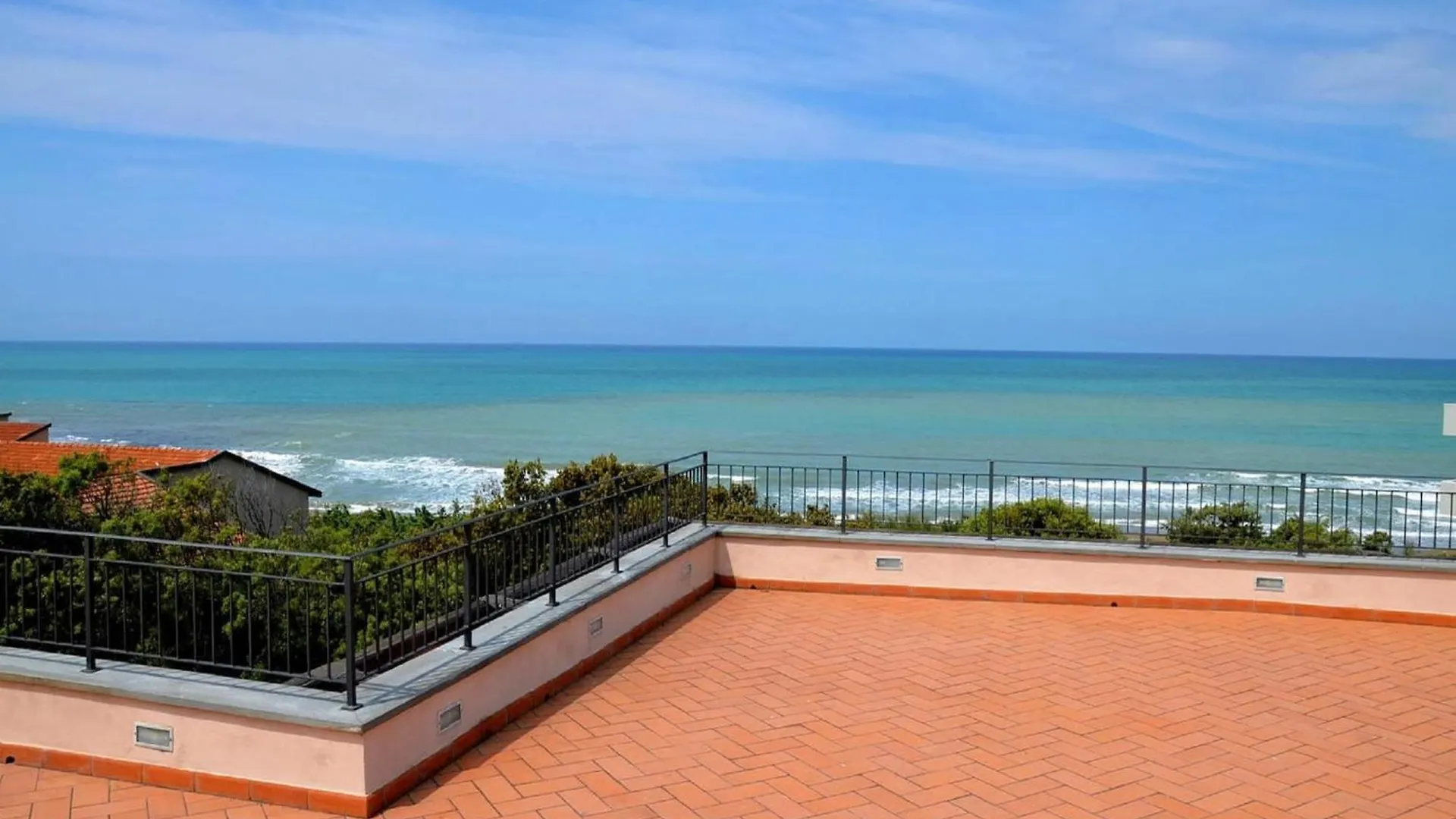 Property In San Vincenzo 0*,  Italy