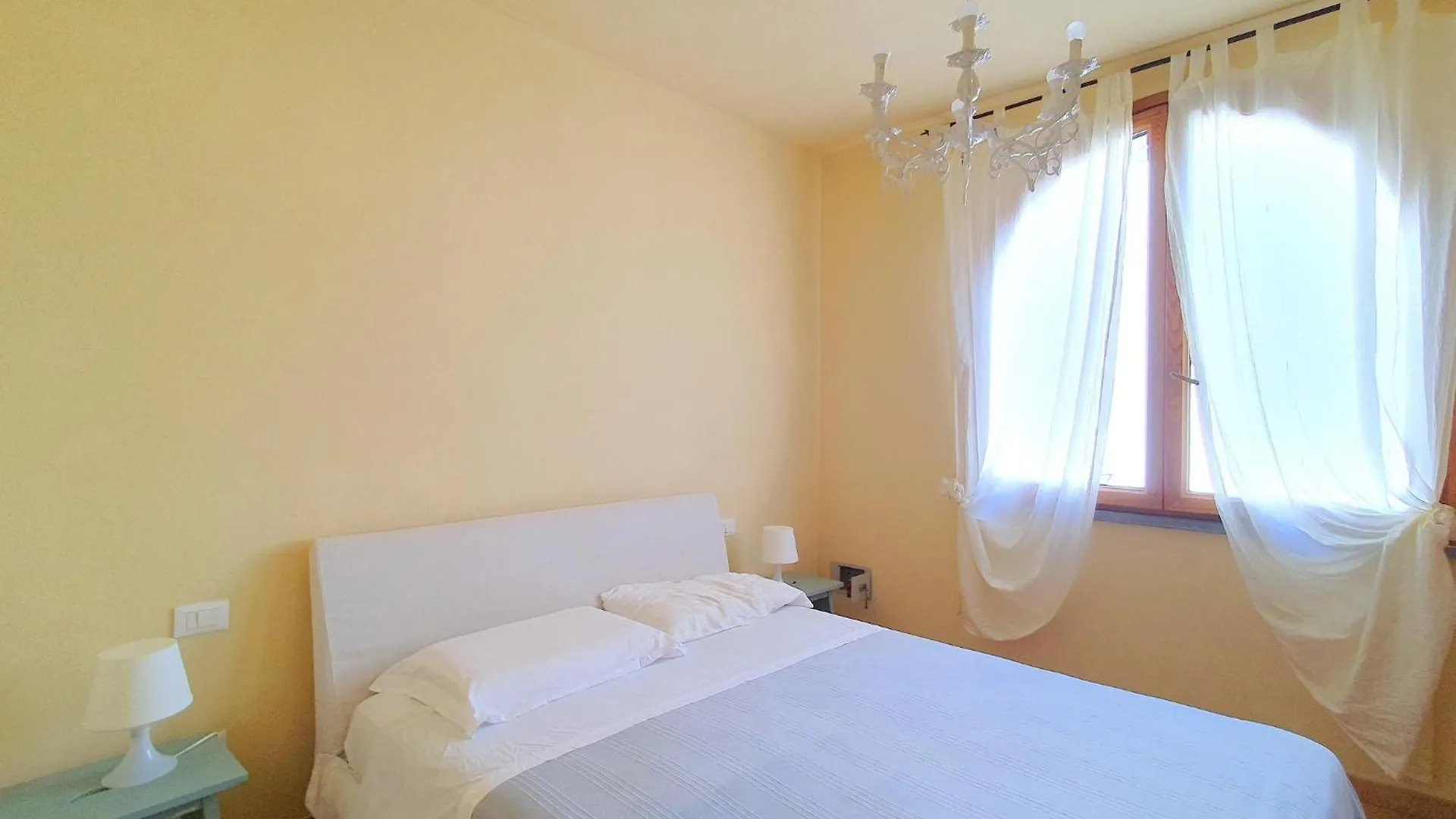 Property In San Vincenzo 0*,